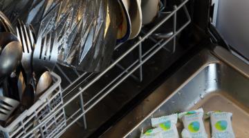Как работает посудомоечная машина изнутри видео: принцип, как моет, как устроена посудомойка, алгоритм и что происходит Во-первых, стоит ли вообще покупать посудомоечную машину